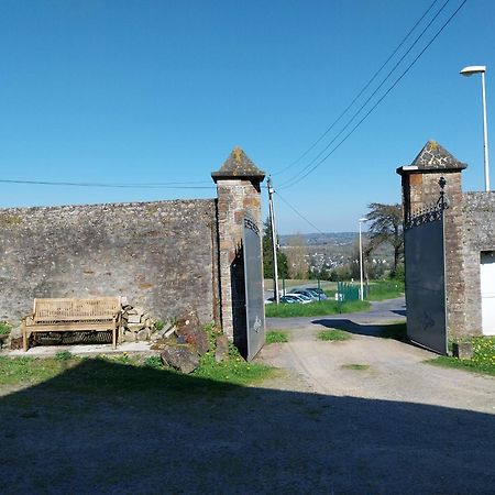 Maison Face Au Mont Avec Exterieur Avranches Luaran gambar