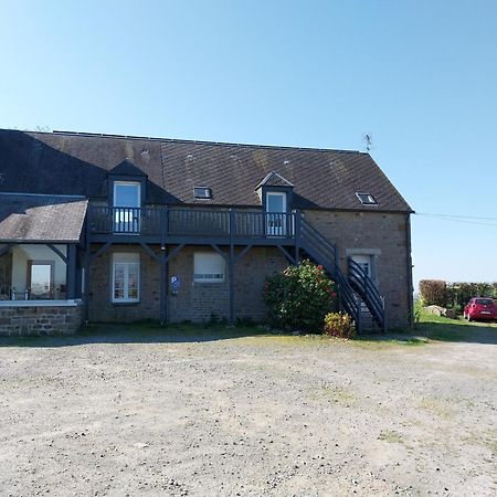 Maison Face Au Mont Avec Exterieur Avranches Luaran gambar
