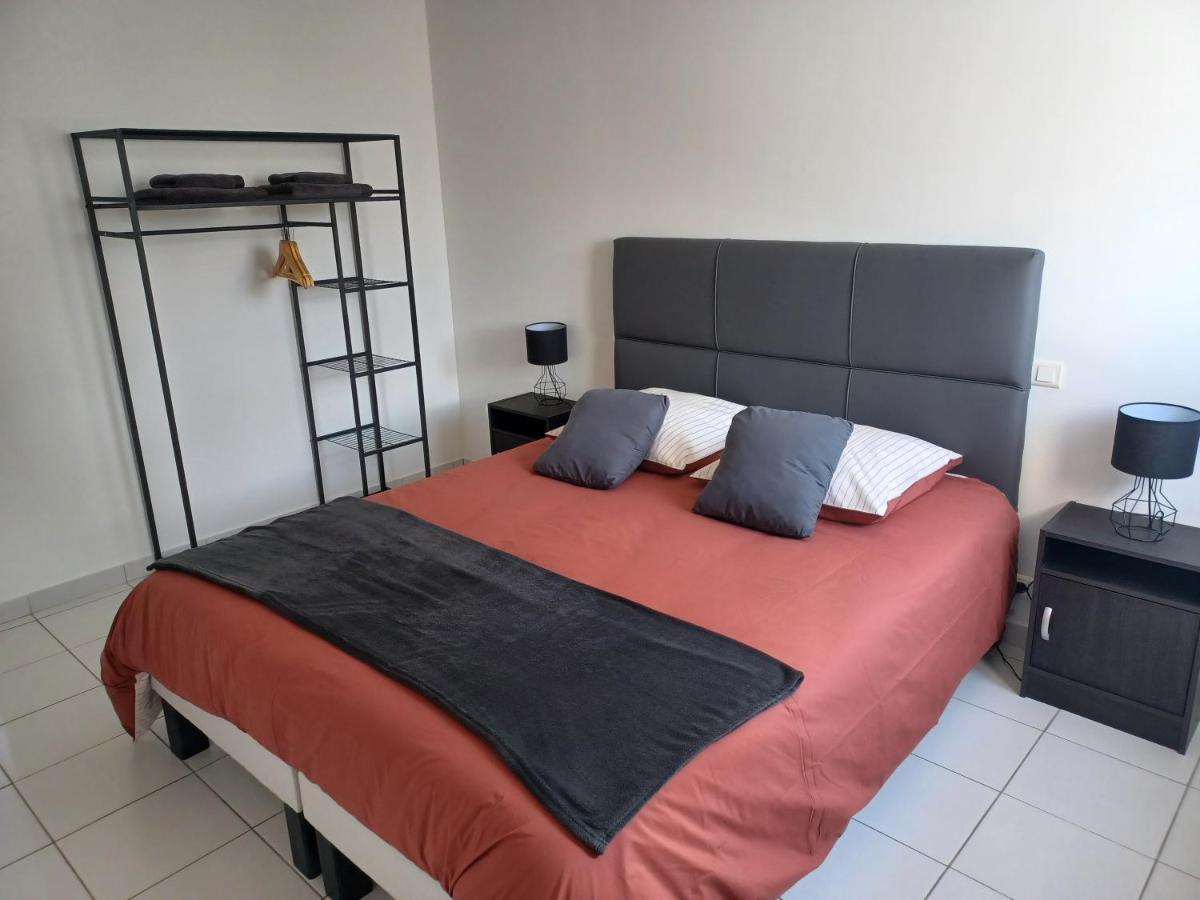 Maison Face Au Mont Avec Exterieur Avranches Luaran gambar