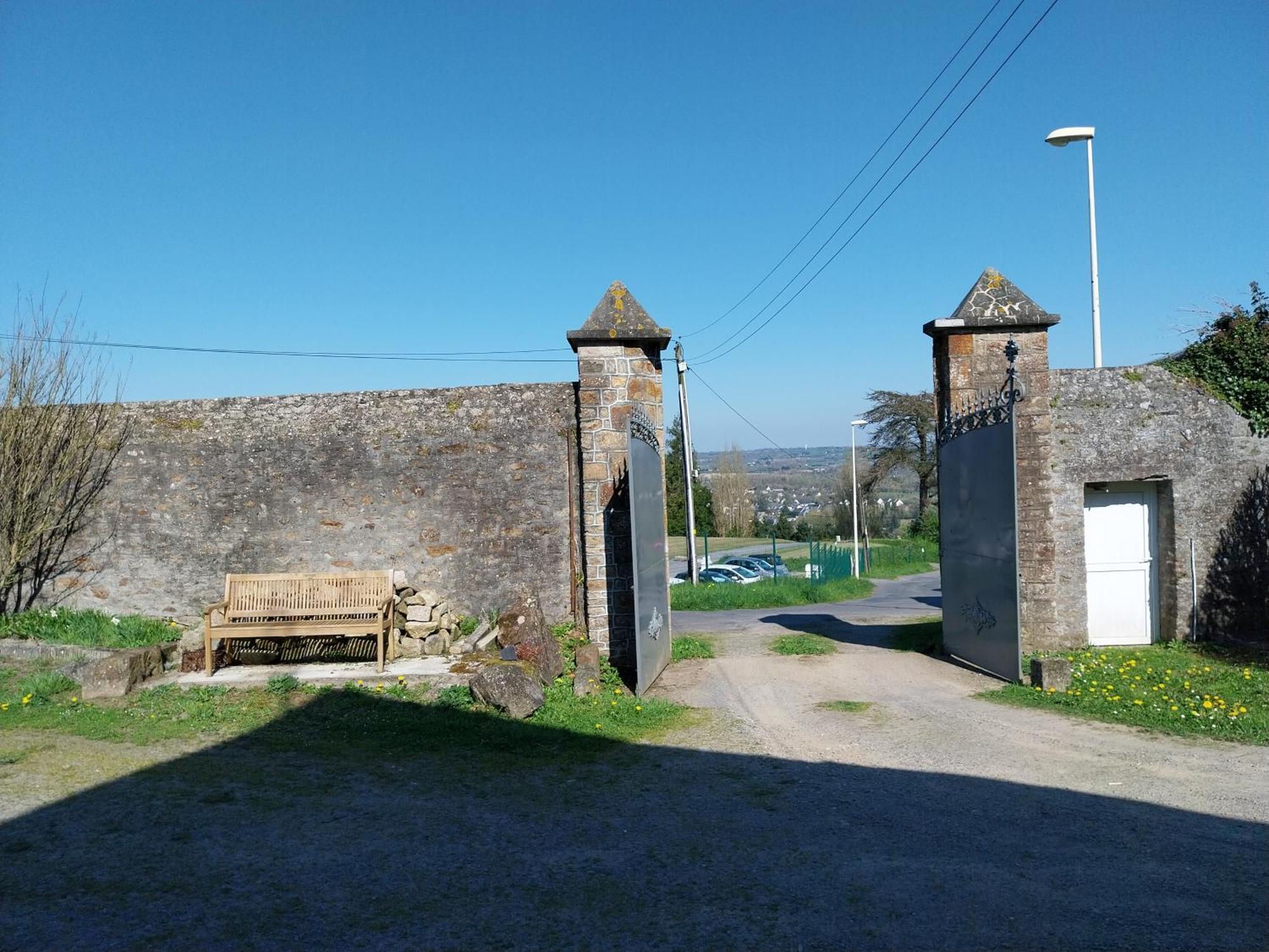 Maison Face Au Mont Avec Exterieur Avranches Luaran gambar